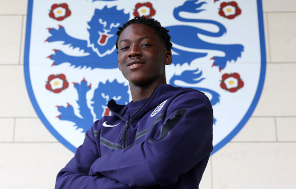 那不勒斯引援梅努：预算明晰前暂缓报价